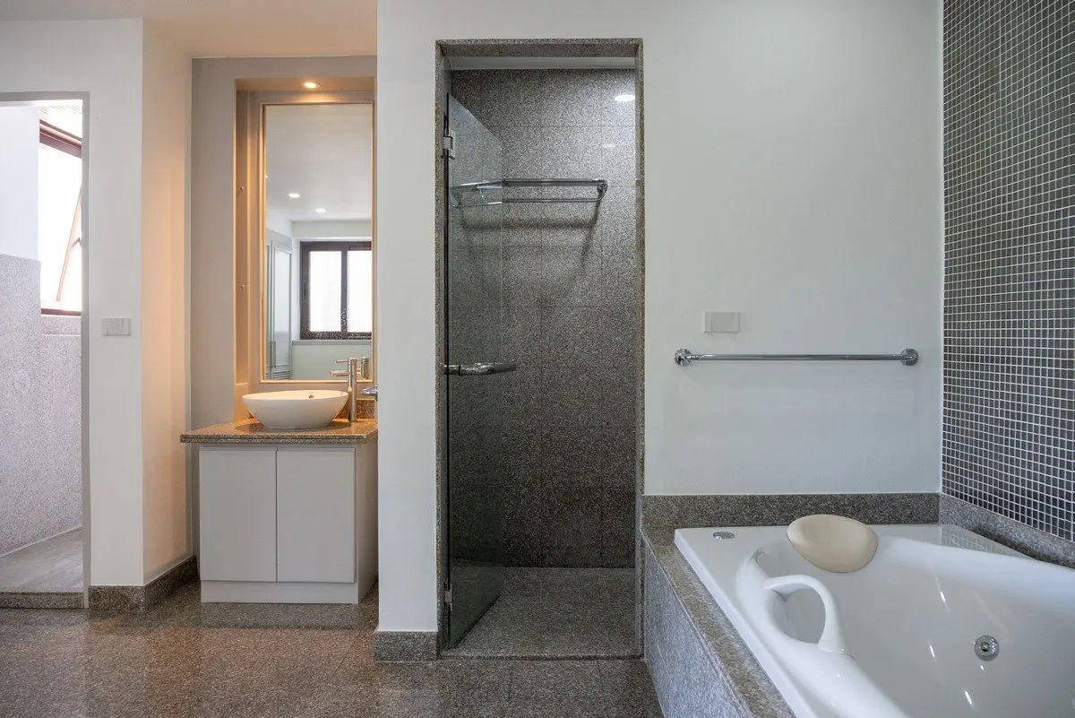Property image - full photo 72