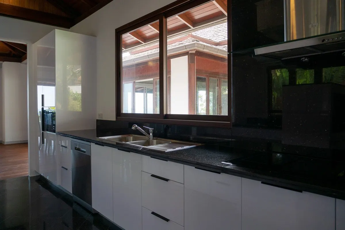 Property image - full photo 13