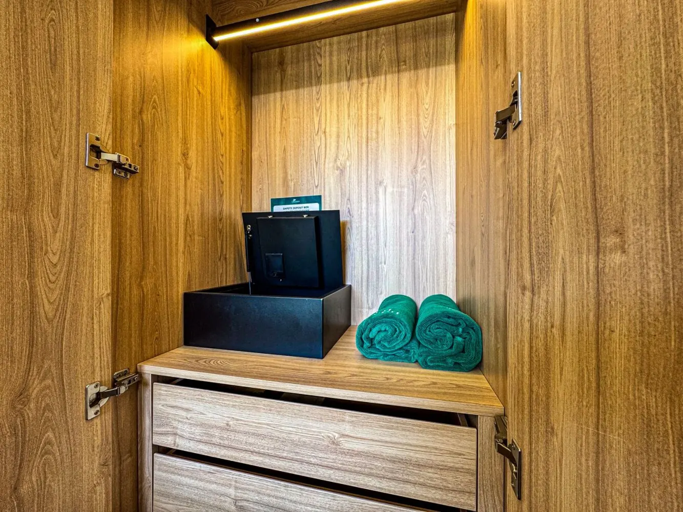 Property image - full photo 11