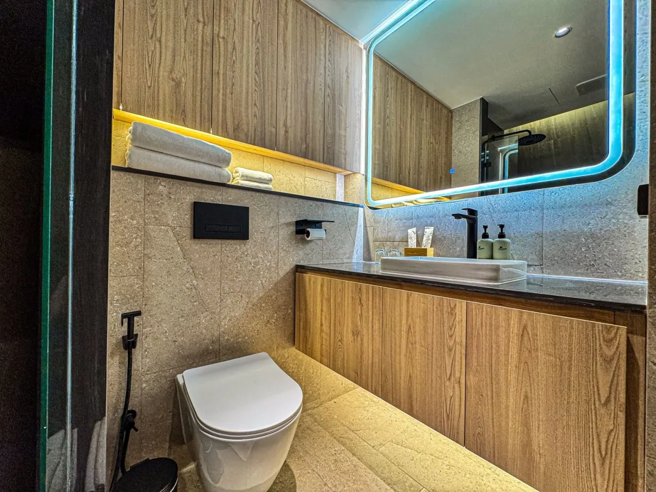 Property image - full photo 12