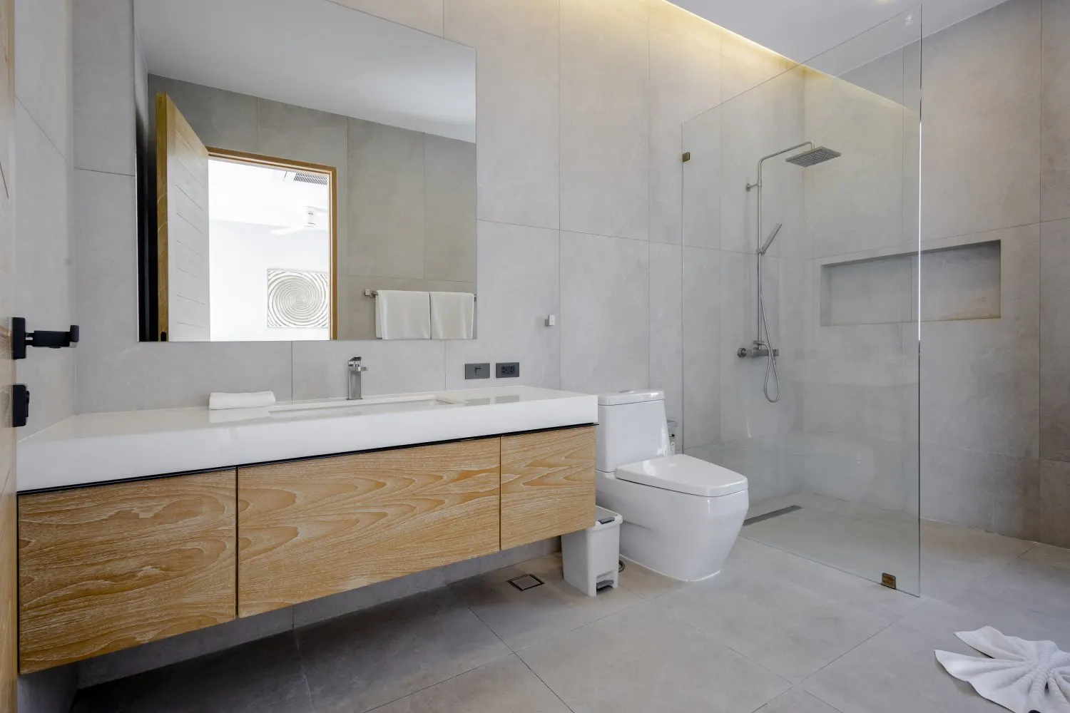 Property image - full photo 24