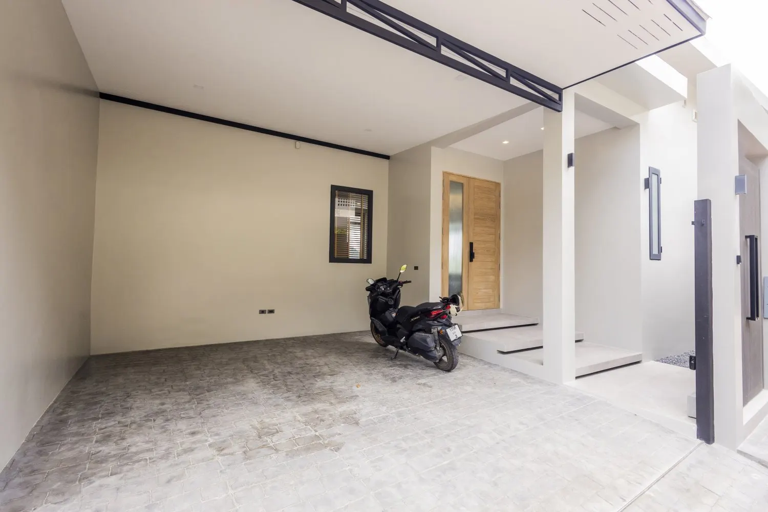 Property image - full photo 34