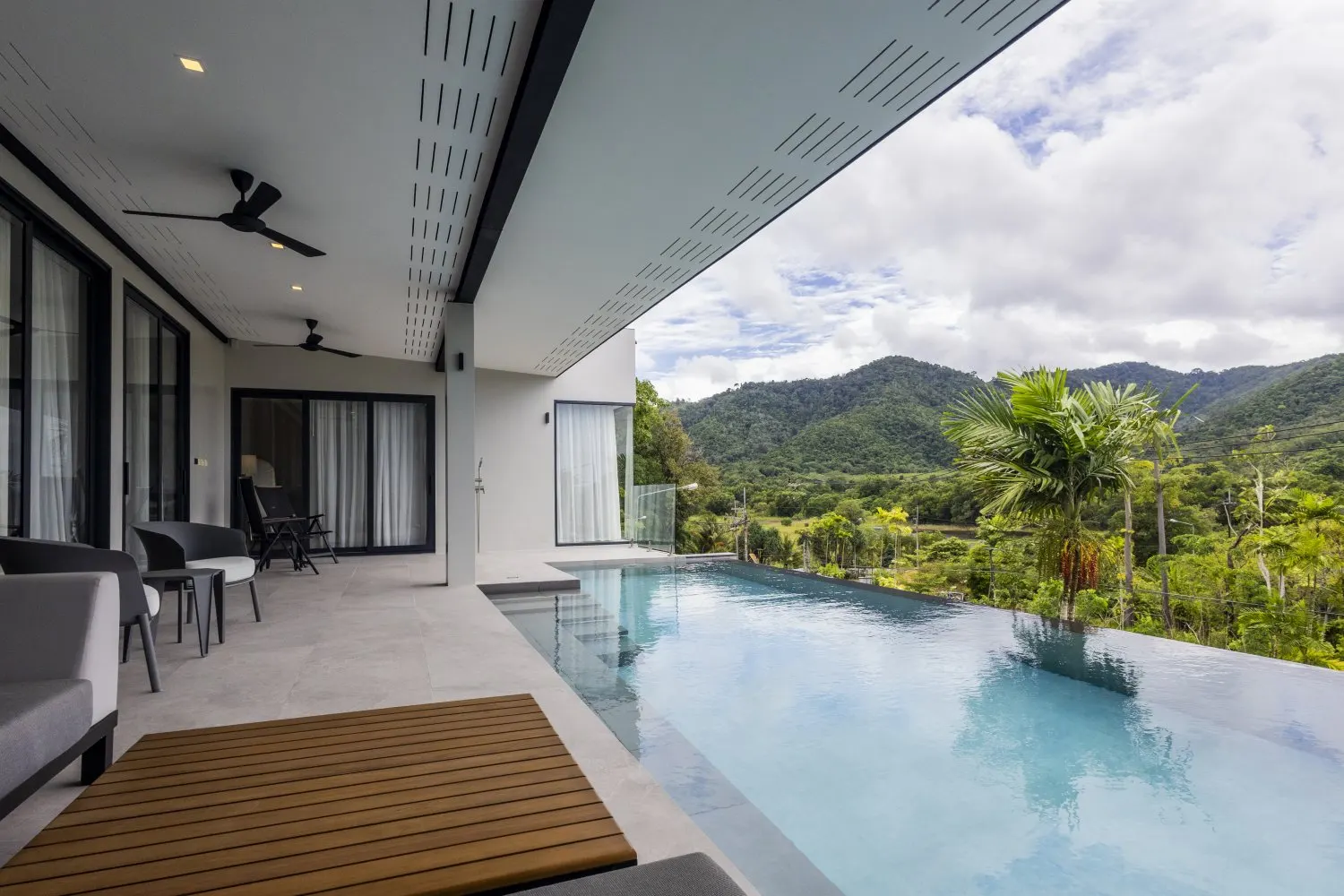 Property image - full photo 32