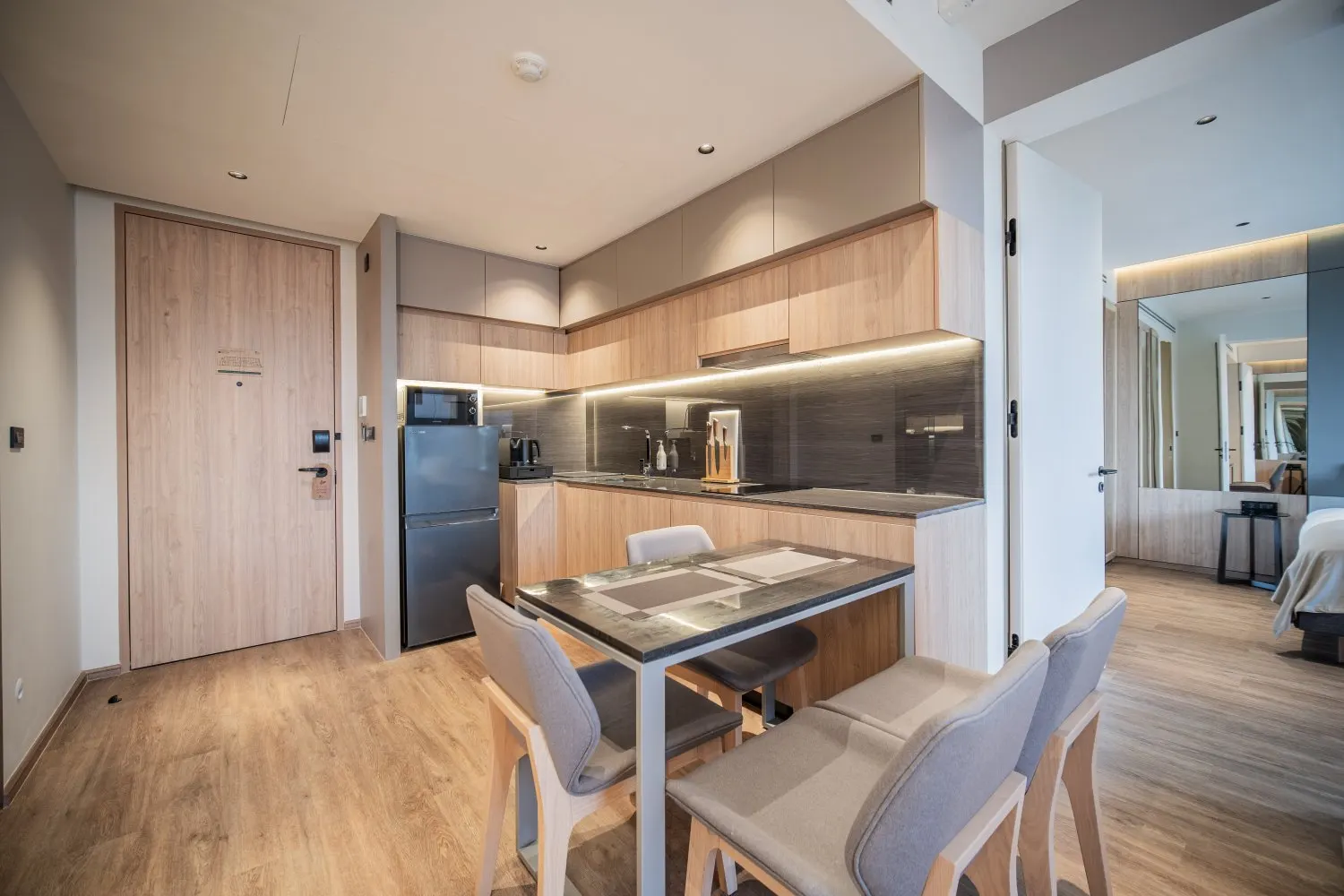 Property image - full photo 4