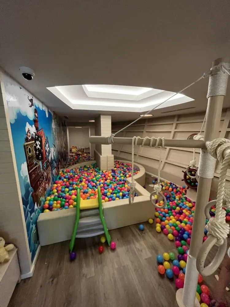 Property image - full photo 10