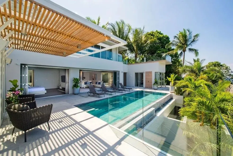 Property image - full photo 2