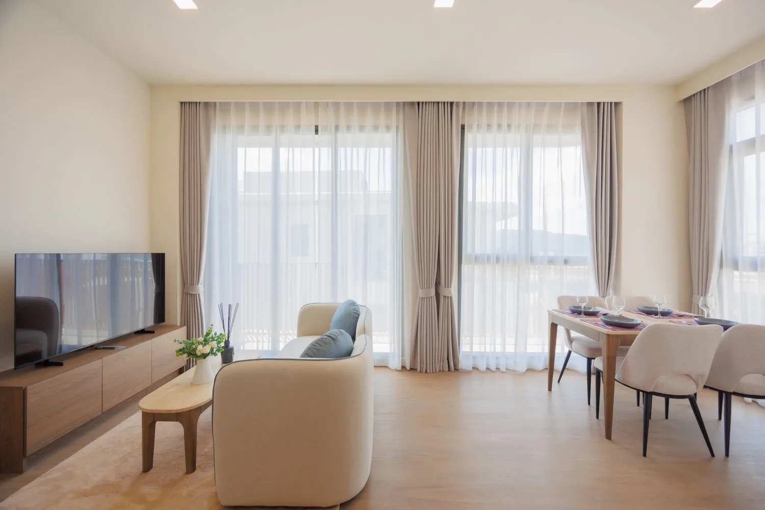 Property image - full photo 13