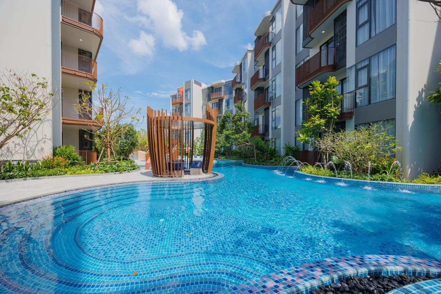 Property image - full photo 36