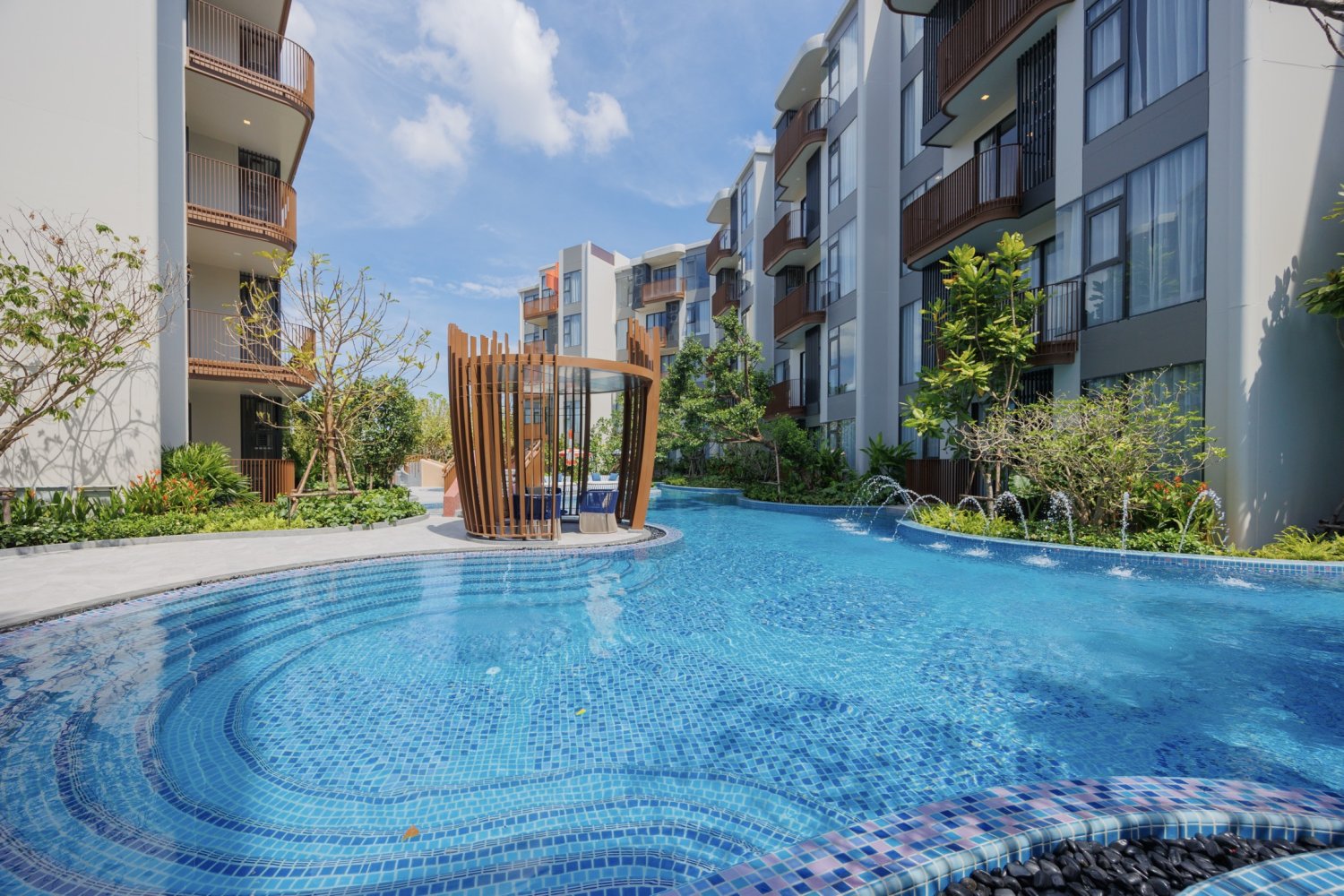Property image - full photo 11