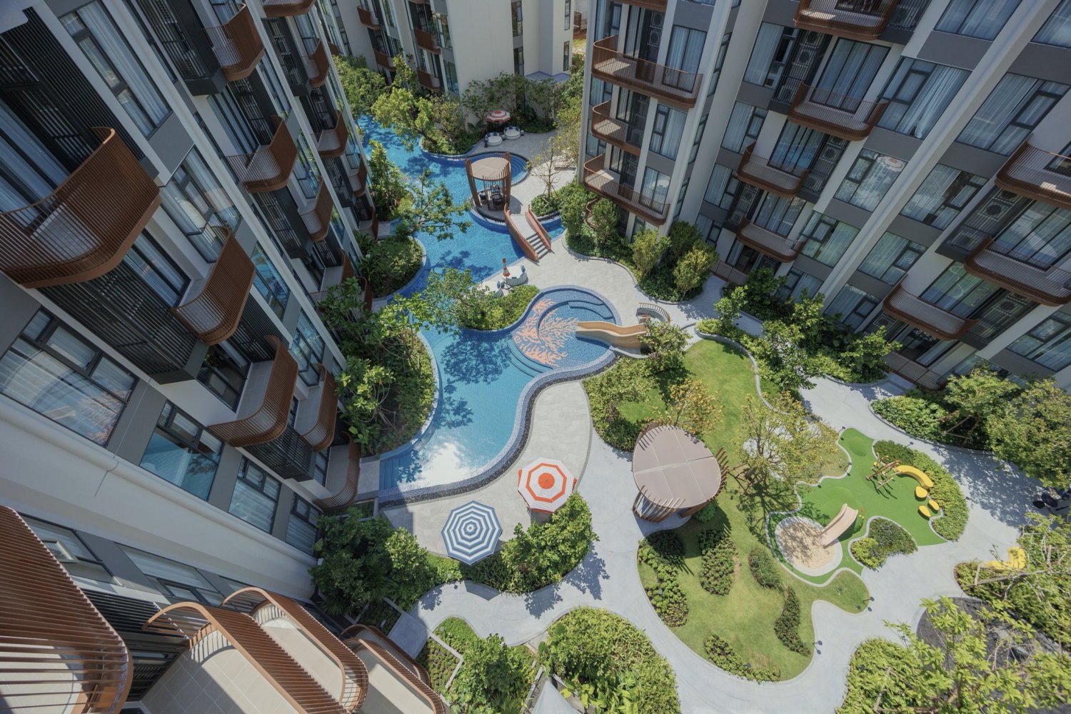 Property image - full photo 10