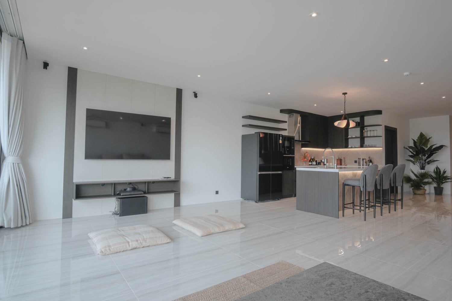 Property image - full photo 12
