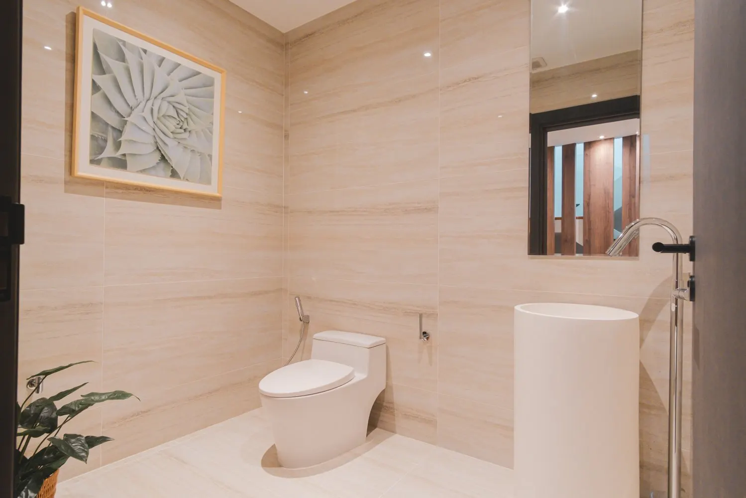 Property image - full photo 17