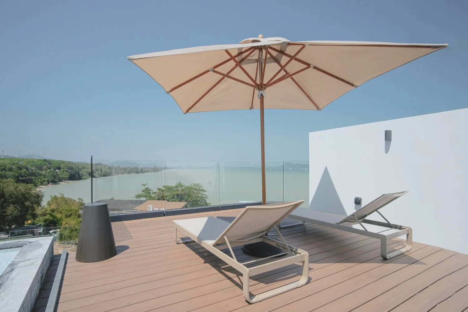 Property image - full photo 2