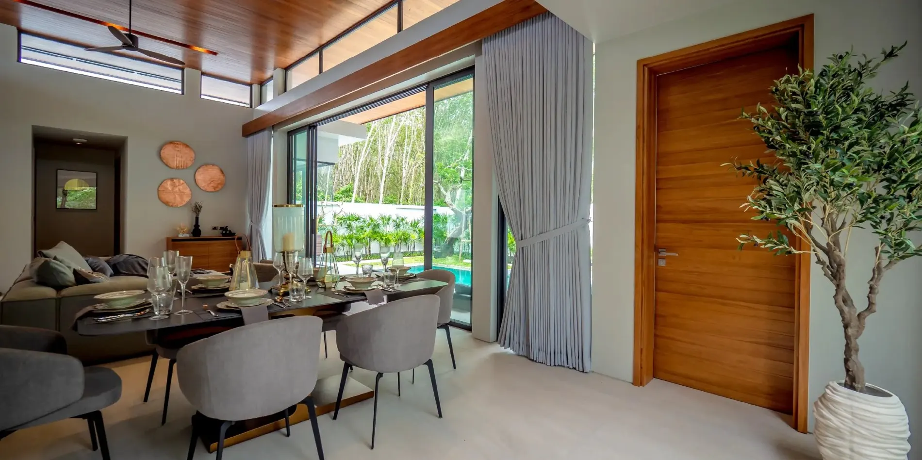 Property image - full photo 4