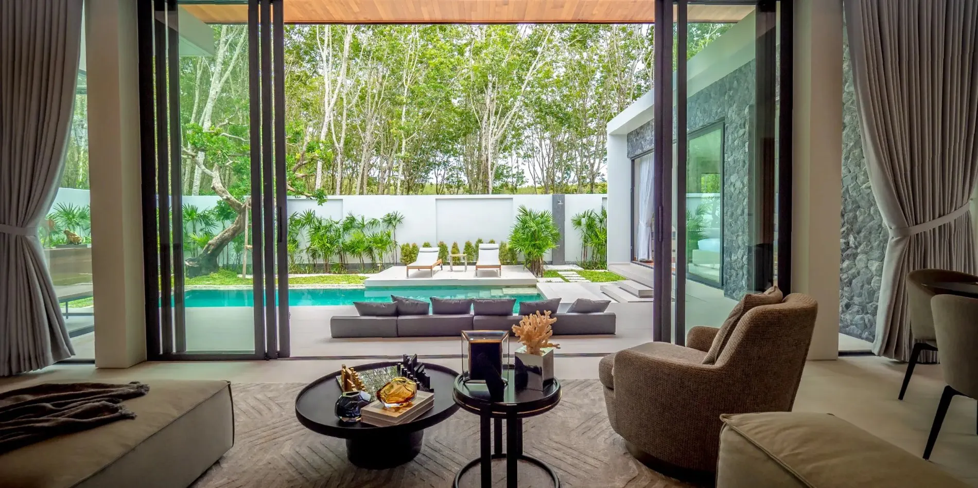 Property image - full photo 3