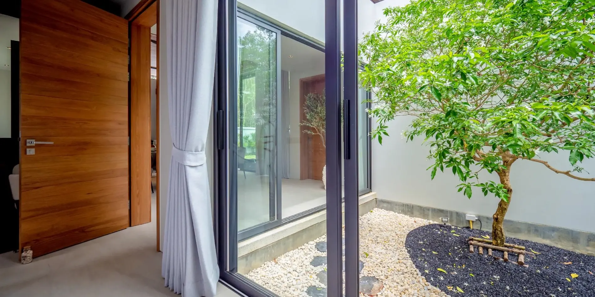 Property image - full photo 8