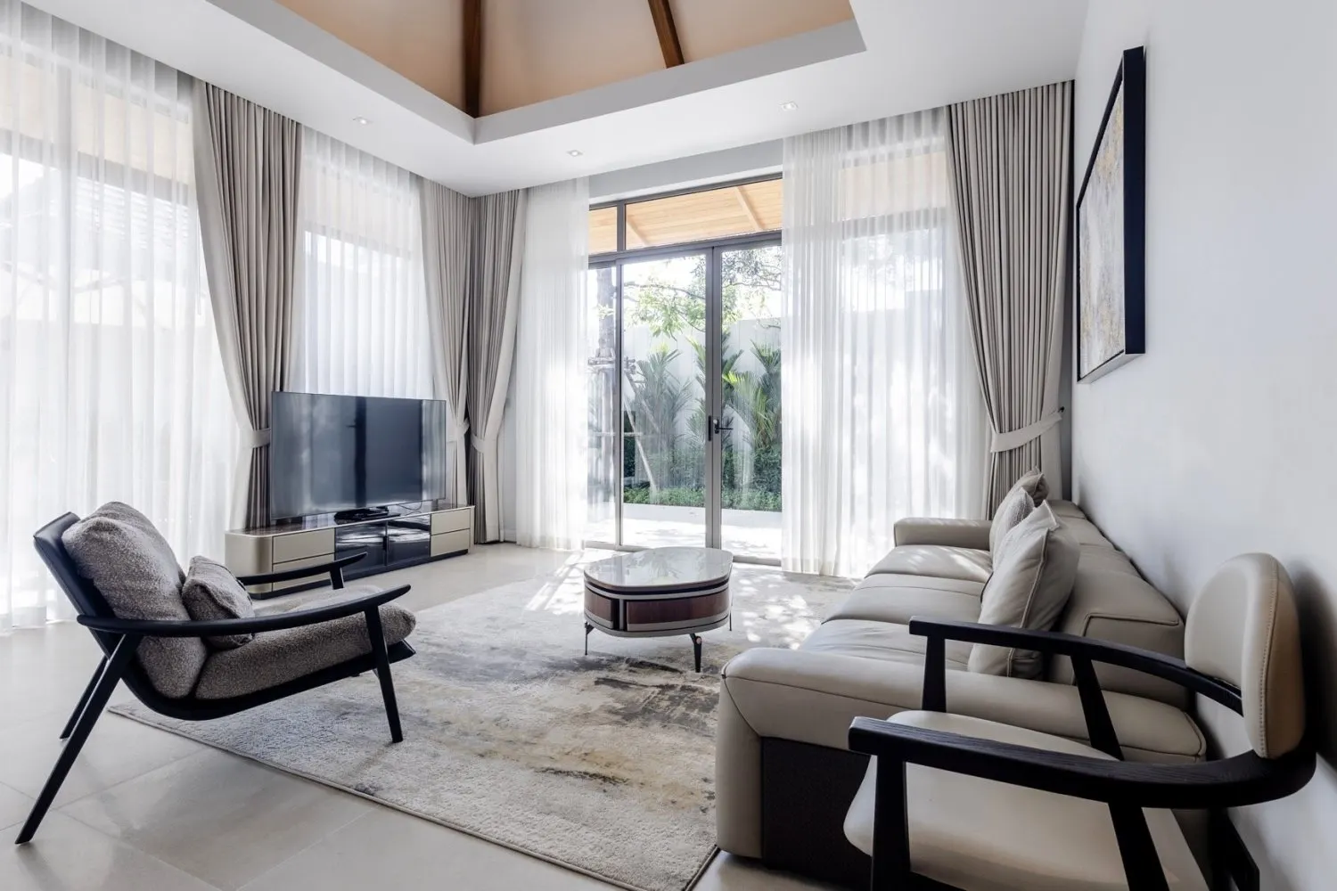 Property image - full photo 4