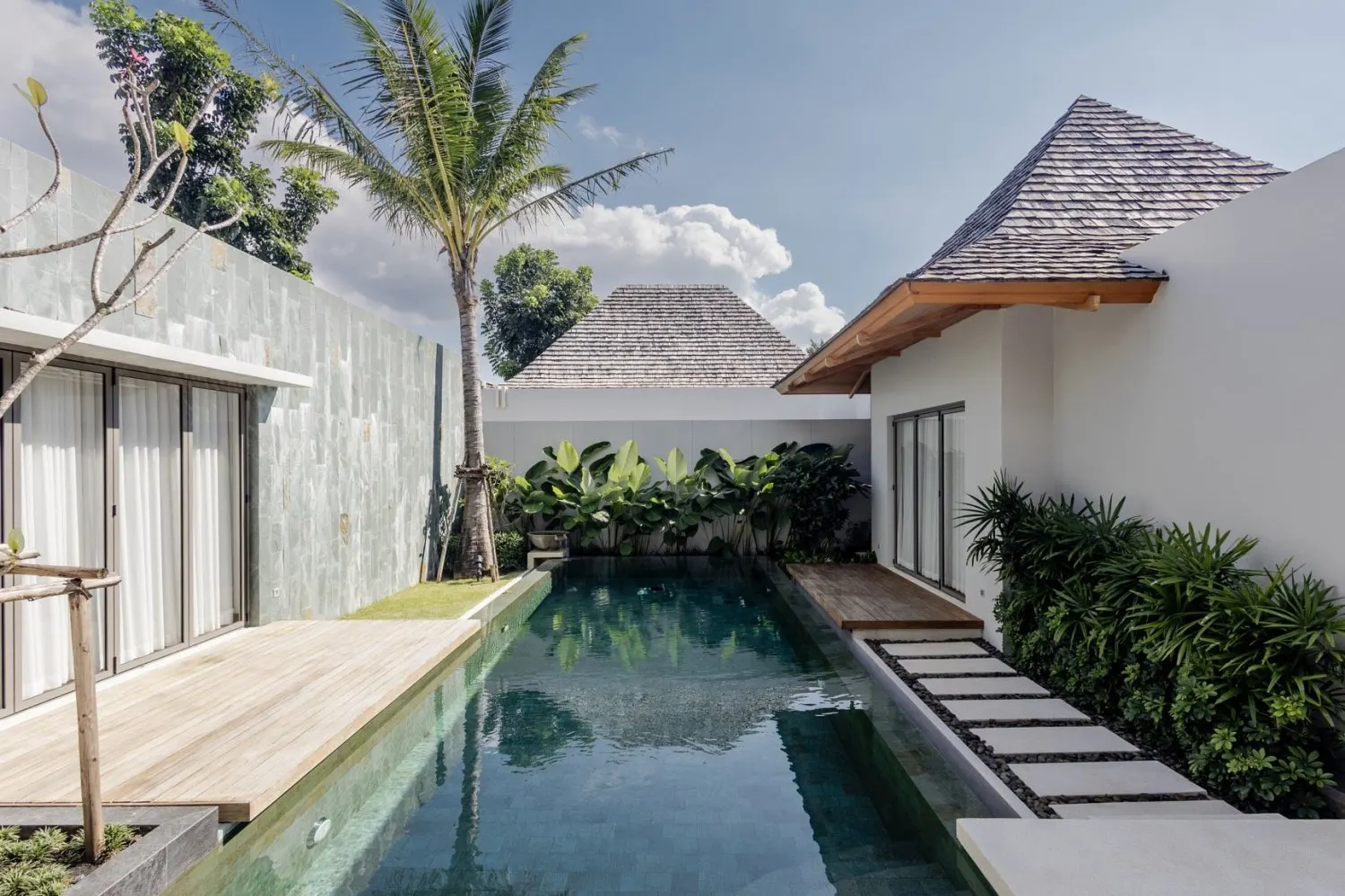 Property image - full photo 2