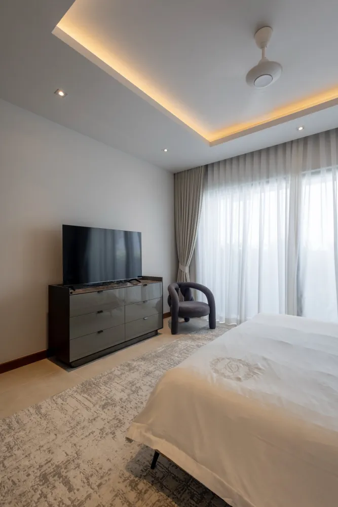 Property image - full photo 32
