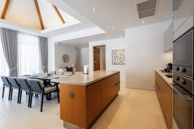 Property image - full photo 32