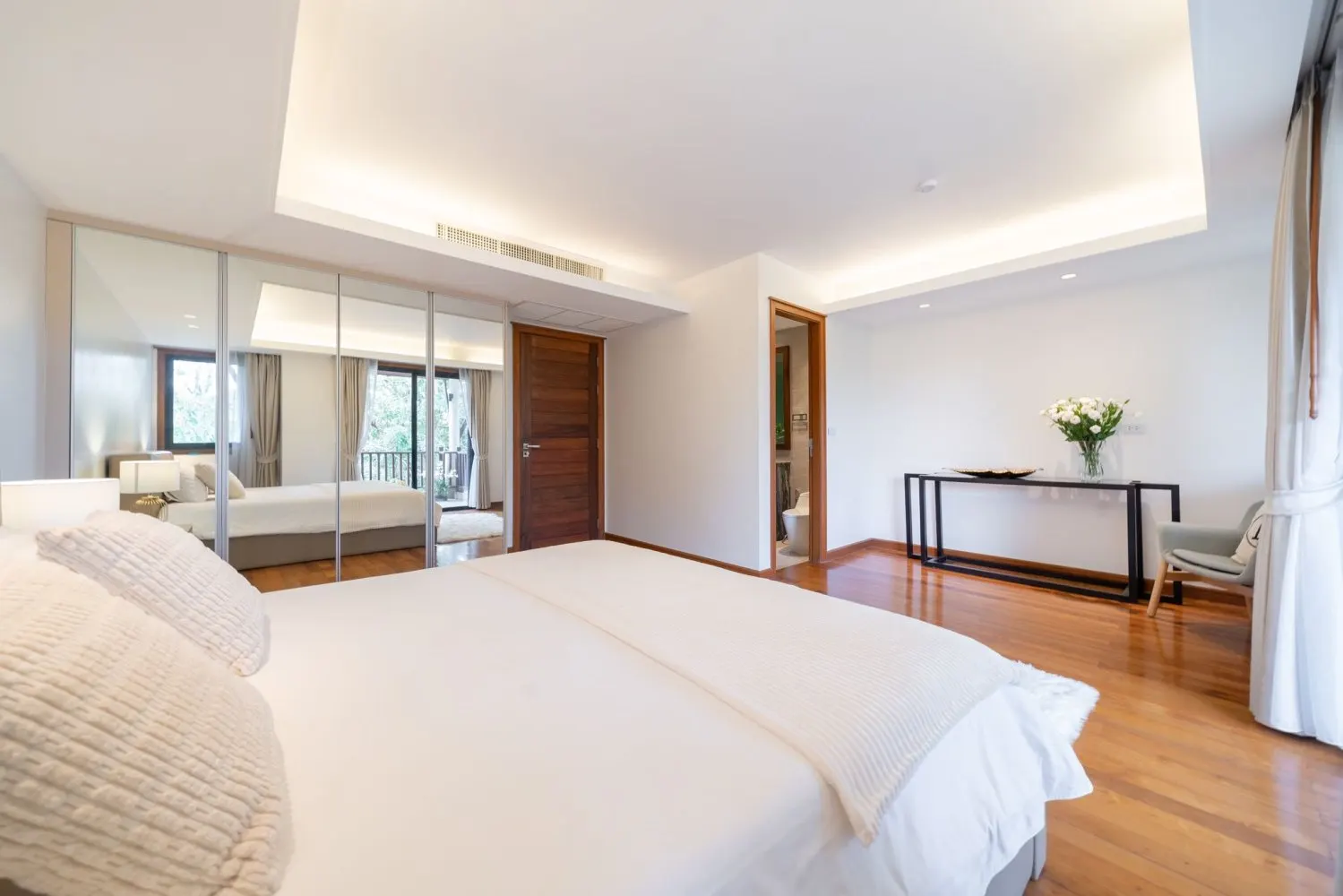 Property image - full photo 30