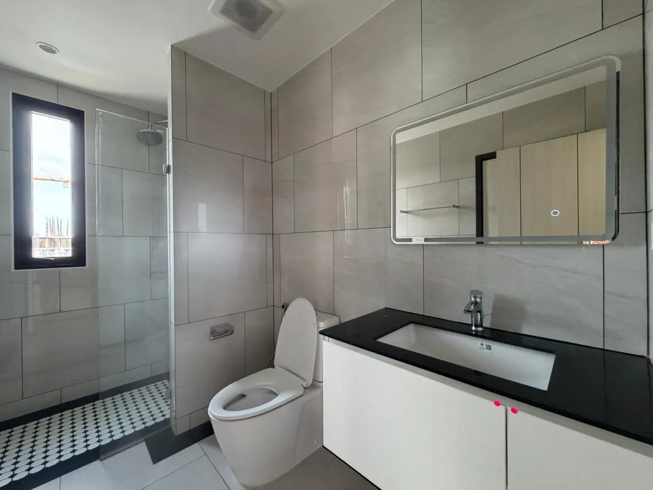 Property image - full photo 6
