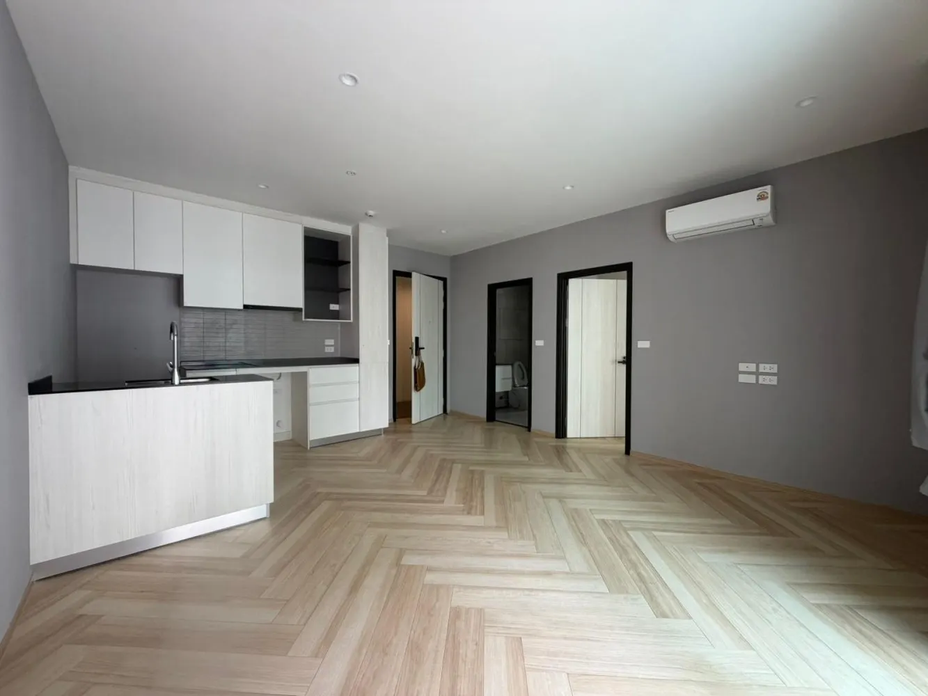 Property image - full photo 5