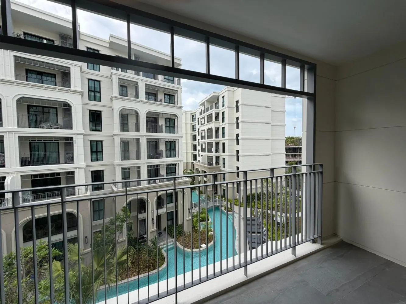 Property image - full photo 2