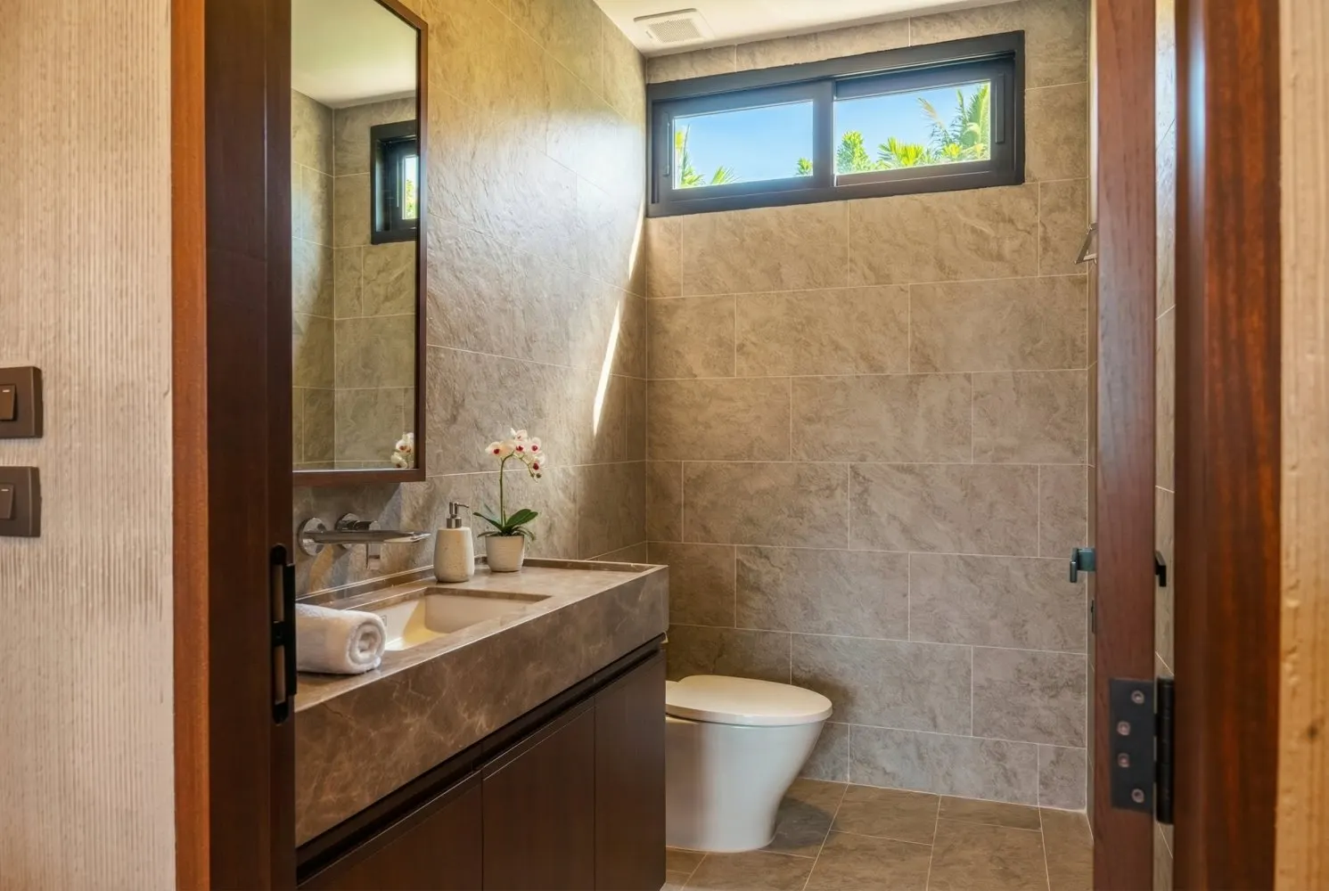 Property image - full photo 15
