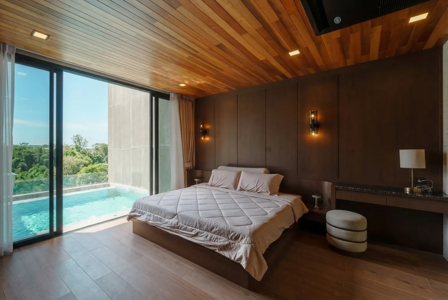 Property image - full photo 17