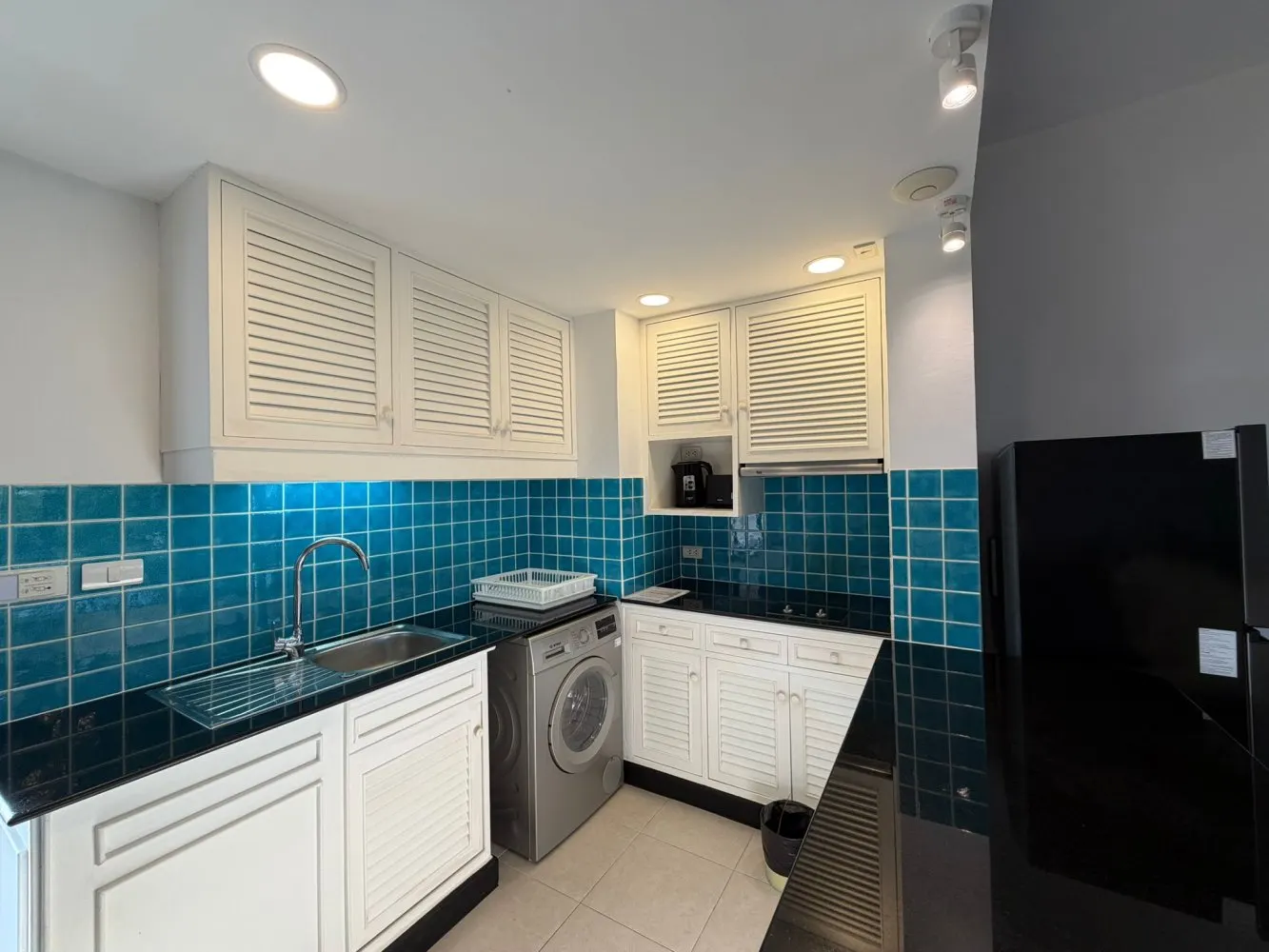 Property image - full photo 4