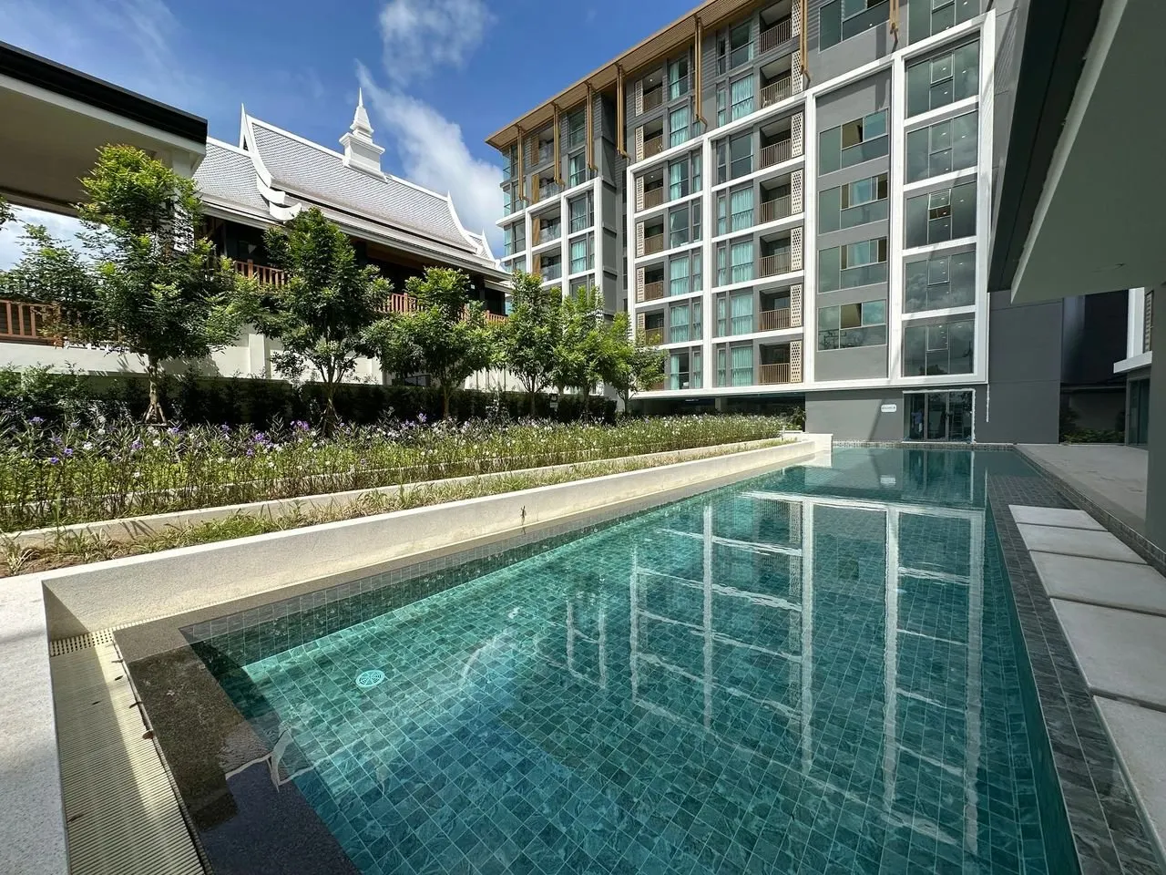 Property image - full photo 2