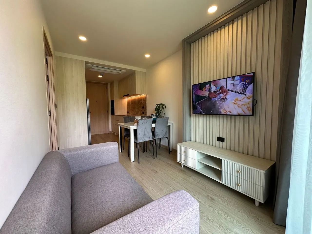 Property image - full photo 3