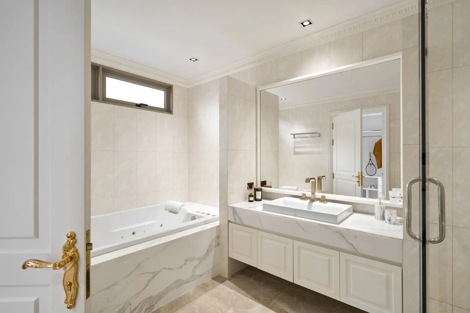 Property image - full photo 16