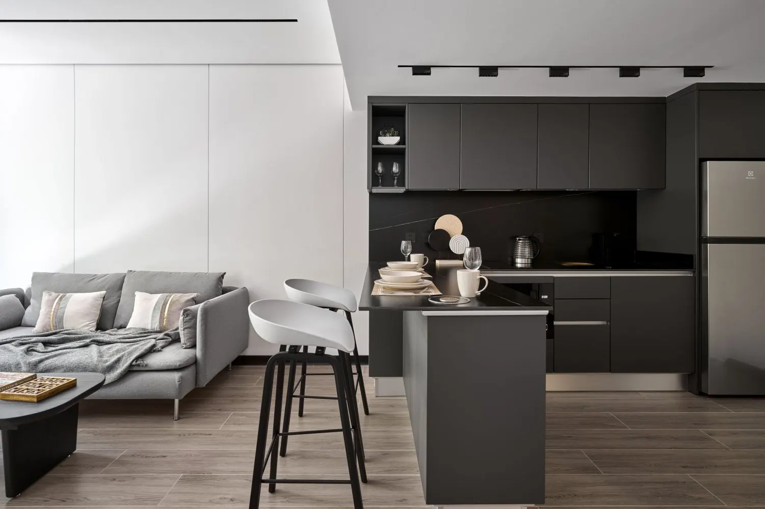 Property image - full photo 2
