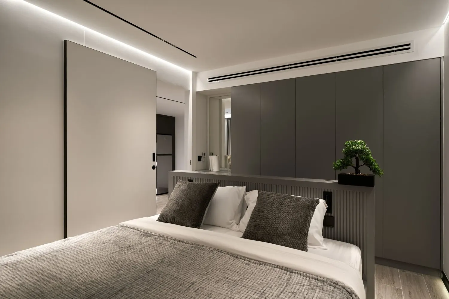 Property image - full photo 5