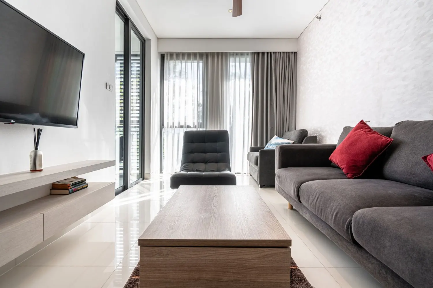 Property image - full photo 8