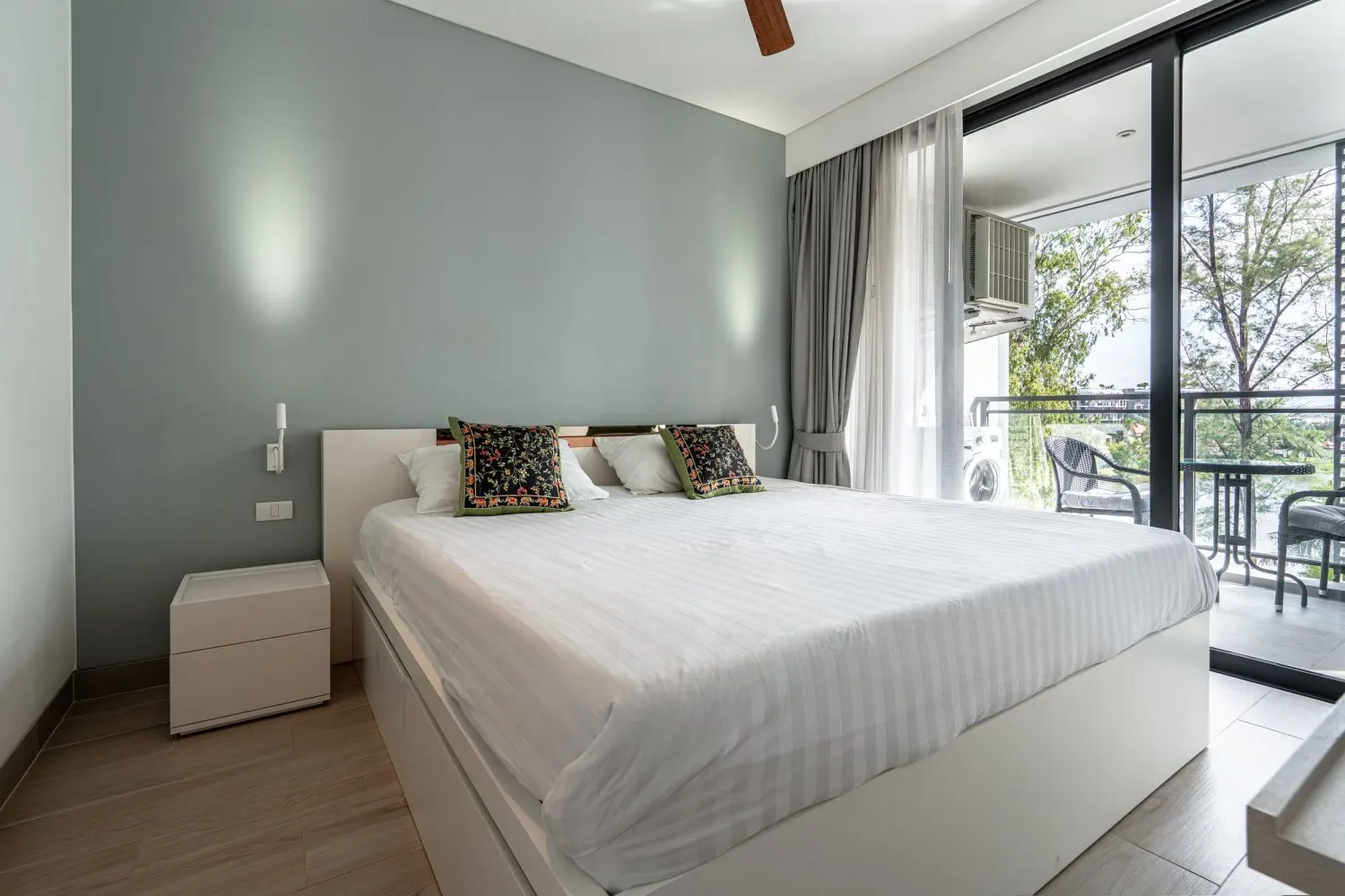 Property image - full photo 12