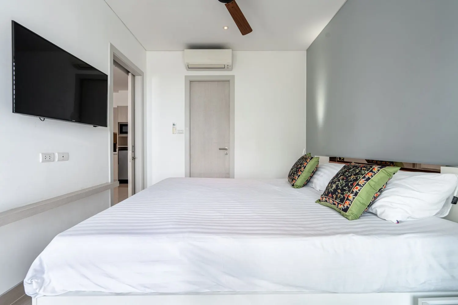Property image - full photo 13