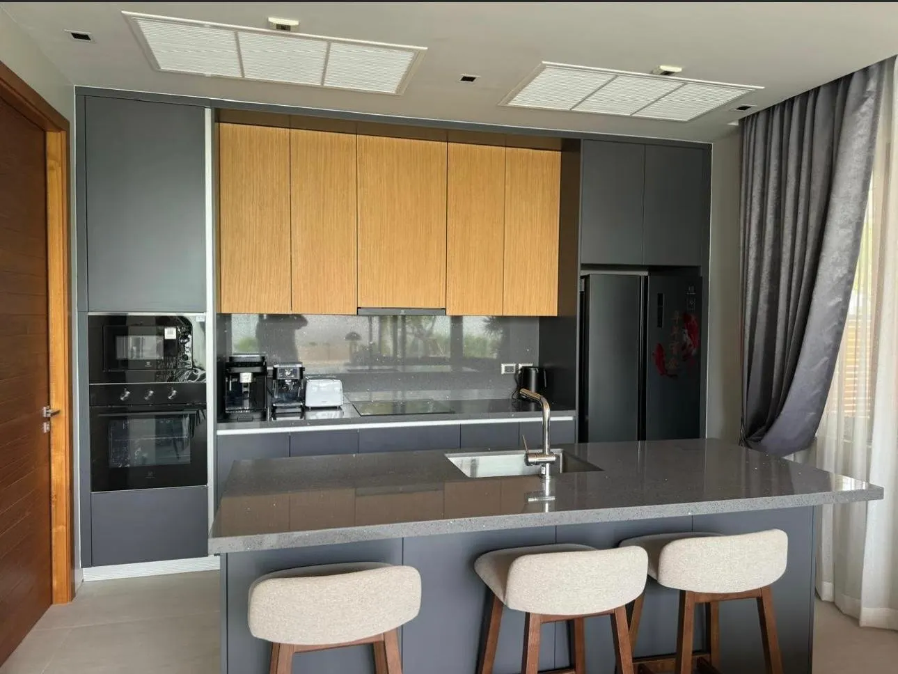 Property image - full photo 4