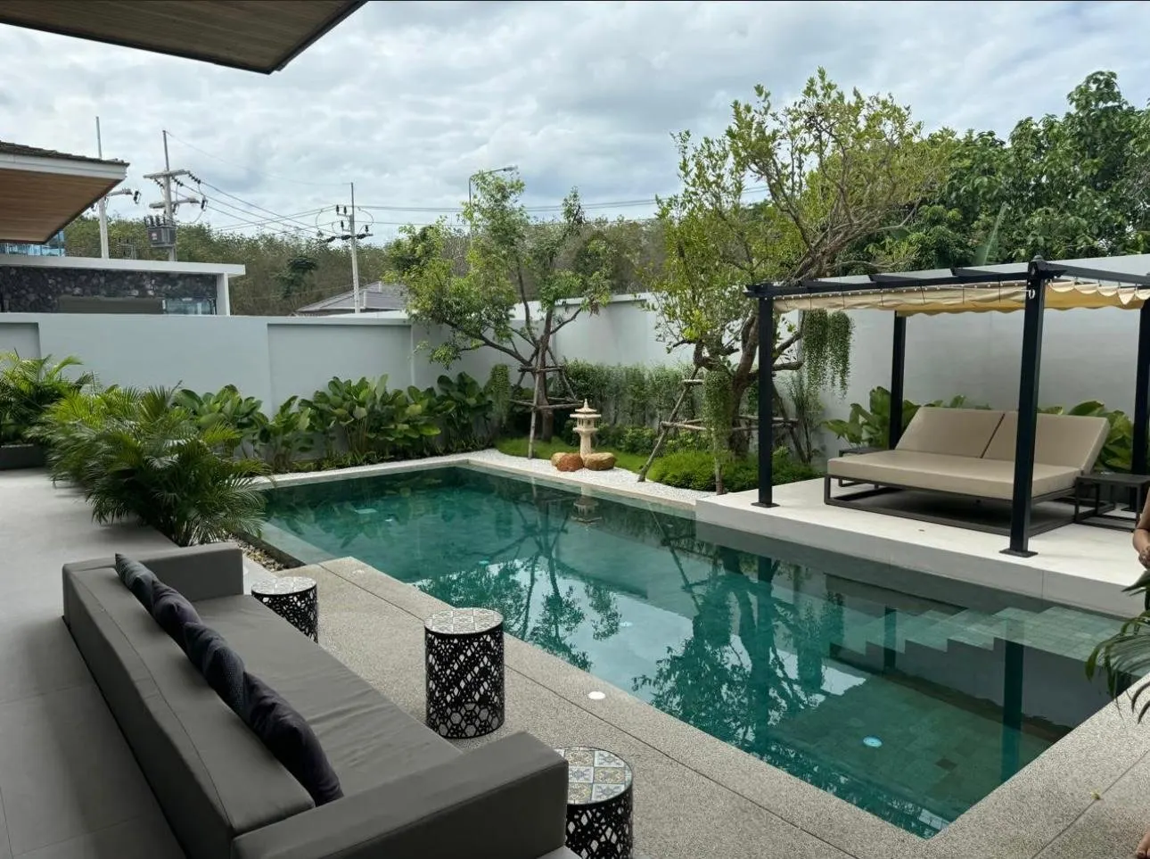 Property image - full photo 2