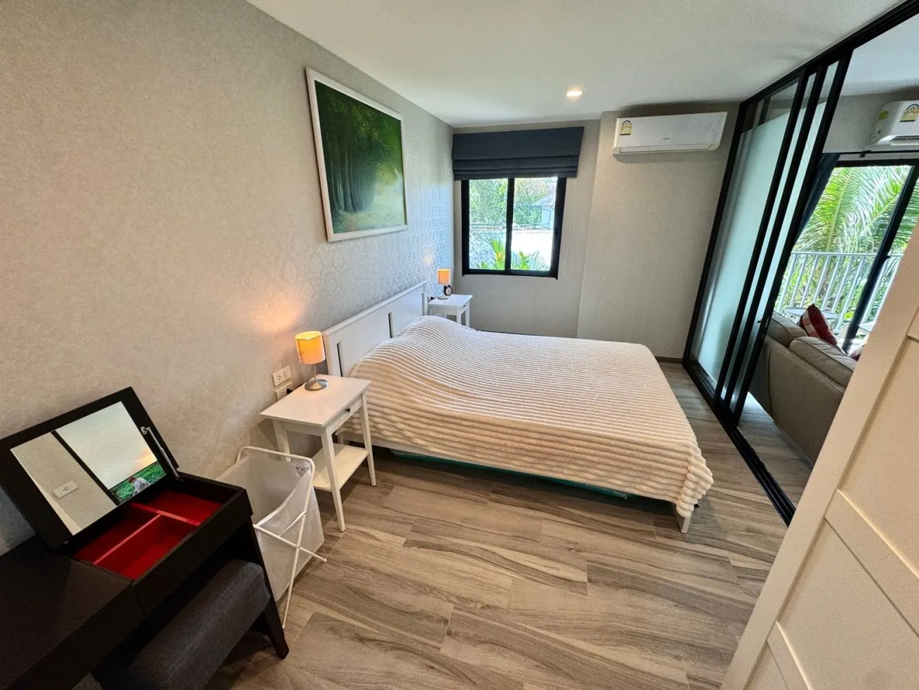 Property image - full photo 4