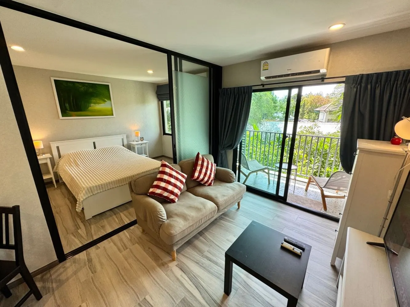 Property image - full photo 3