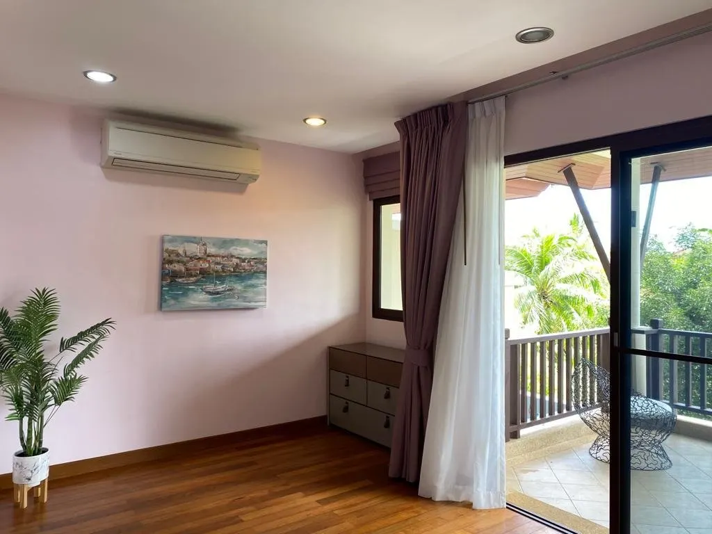 Property image - full photo 11