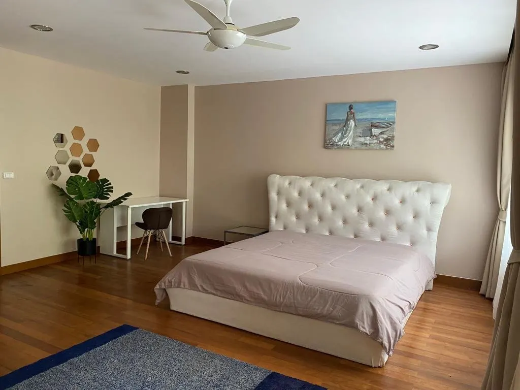Property image - full photo 10