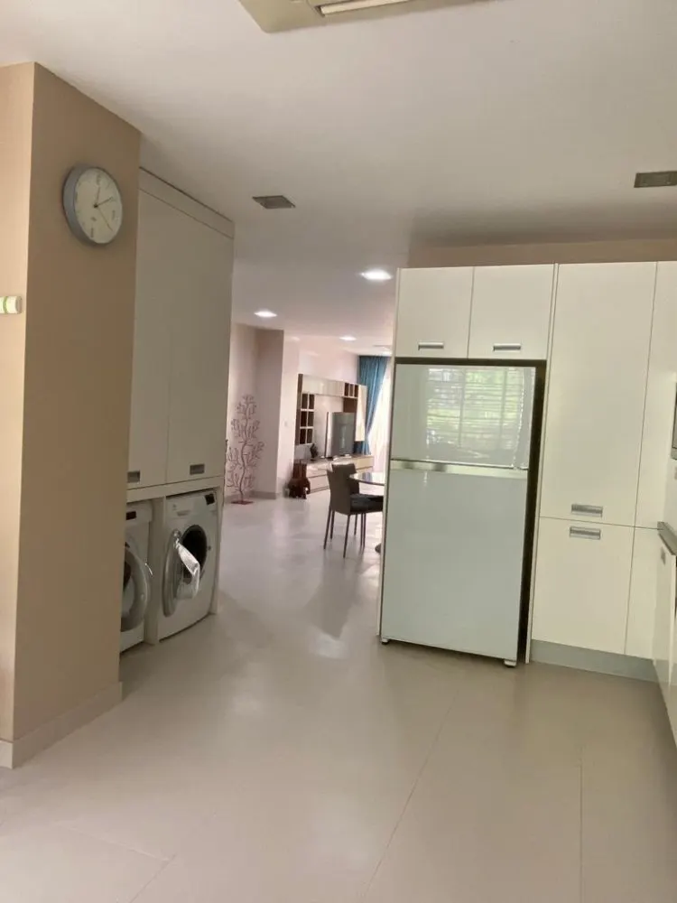 Property image - full photo 5