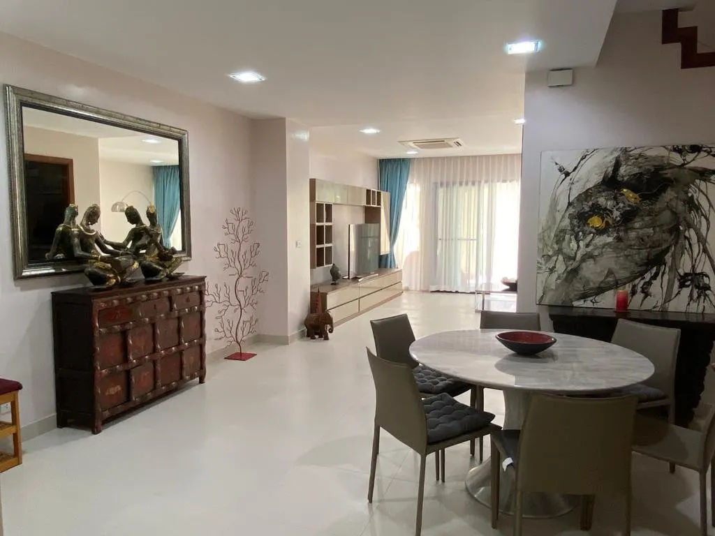 Property image - full photo 4