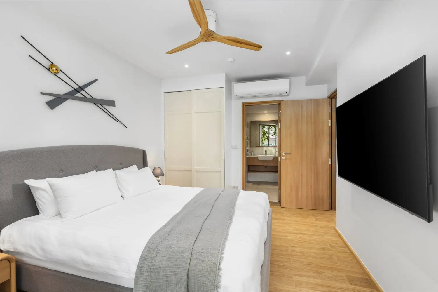 Property image - full photo 8