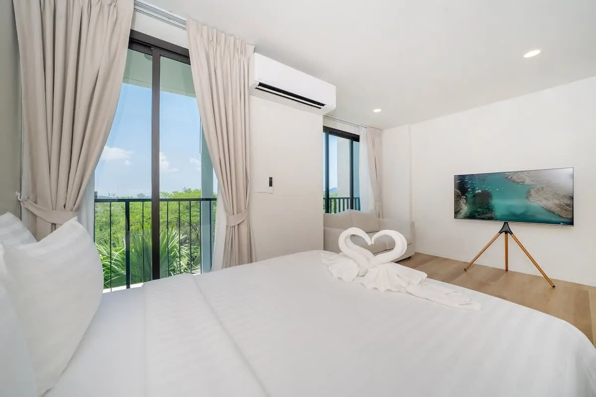 Property image - full photo 3