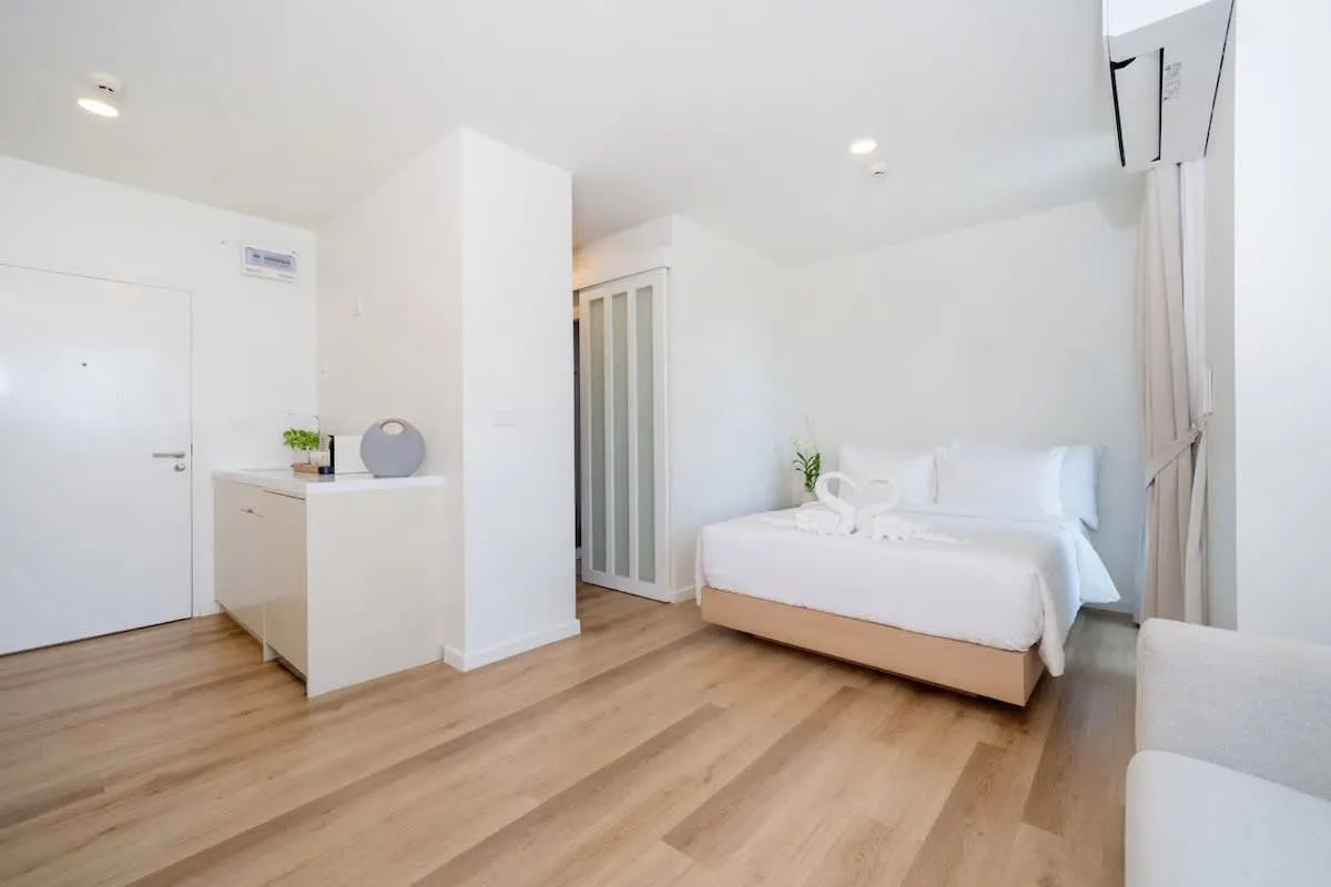 Property image - full photo 6